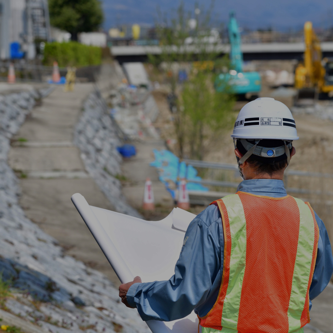 現場にて組立・品質管理を行います。<br />足場工事から防護柵組立工事まで。<br />工種内容でも様々な施工をご提供できます。